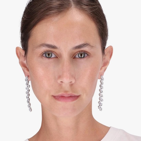 - Long dangle earrings - Picture 1 of 2